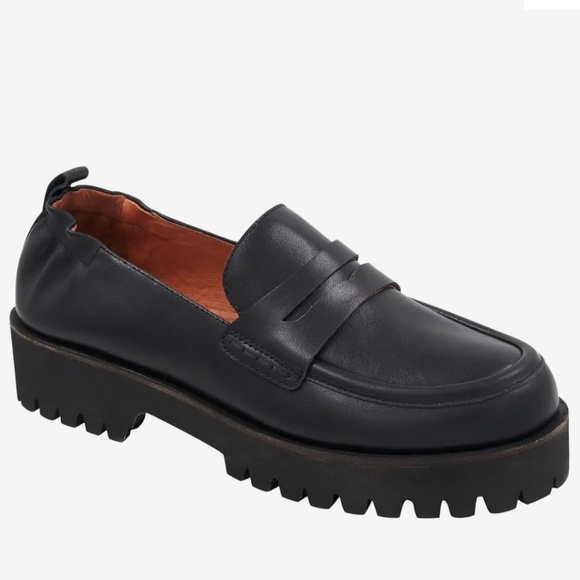 Andre Assous Shoes - NWOB André Assous River Faux Suede Round toe Loafers Size 6